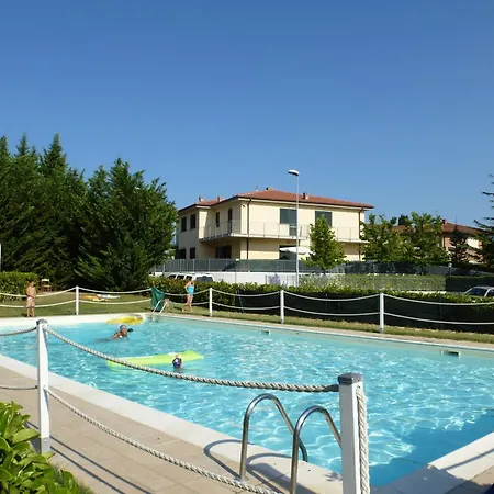 227 - Bilocale Al 2 Piano Con Ascensore, In Con Piscina , Aria Condizionata E Garage -spiaggia Gratis Al White Club Fino Al 3 Agosto Daire Sirolo
